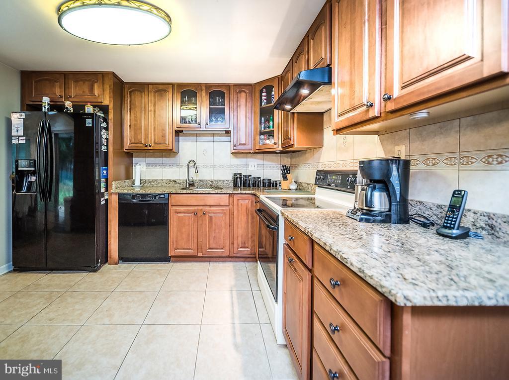5012 Nicholas Road Waldorf, MD 20601 - Photo 4 of 19 Kitchen