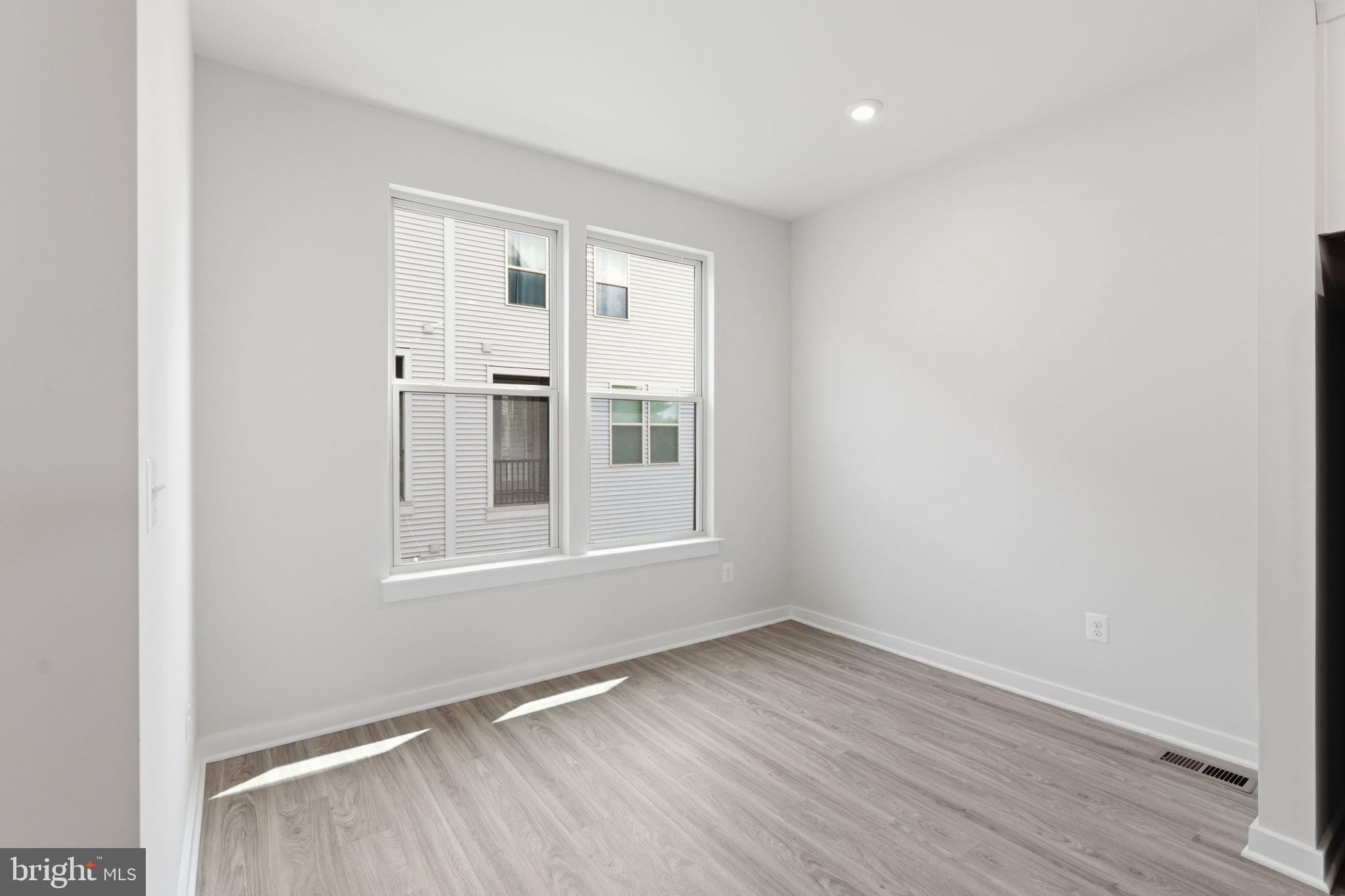2118 Acadia Road Herndon, VA 20170 - Photo 16 of 49 Gallery Image 16