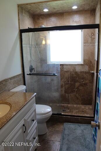 2708 Richards Road Orange Park, FL 32073 - Photo 12 of 19 guest bath