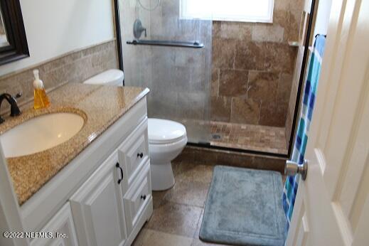 2708 Richards Road Orange Park, FL 32073 - Photo 13 of 19 guest bath vanity