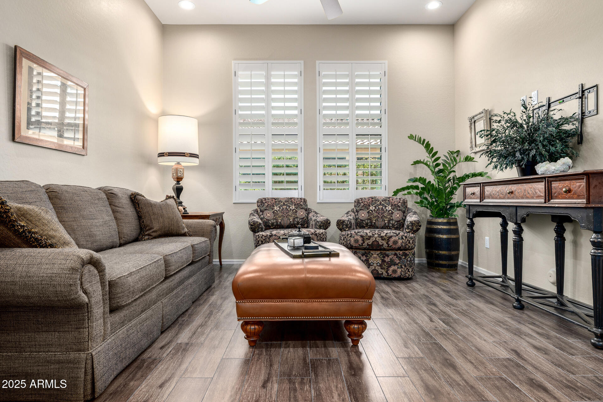 1822 North Waverly Mesa, AZ 85207 - Photo 14 of 91 Plantation shutter