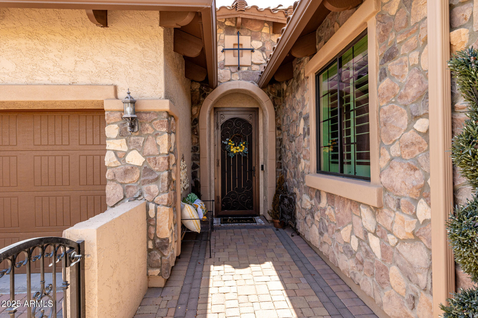 1822 North Waverly Mesa, AZ 85207 - Photo 7 of 91 Gated coutyard