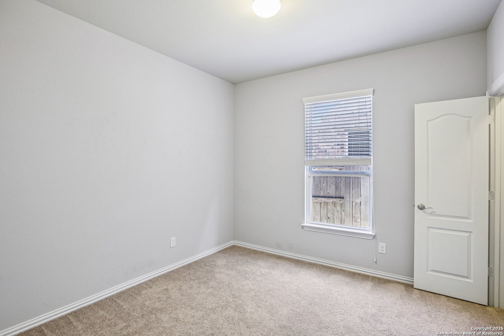 732 Bonnet Boulevard Georgetown, TX 78628 - Photo 29 of 55 an empty room with windows