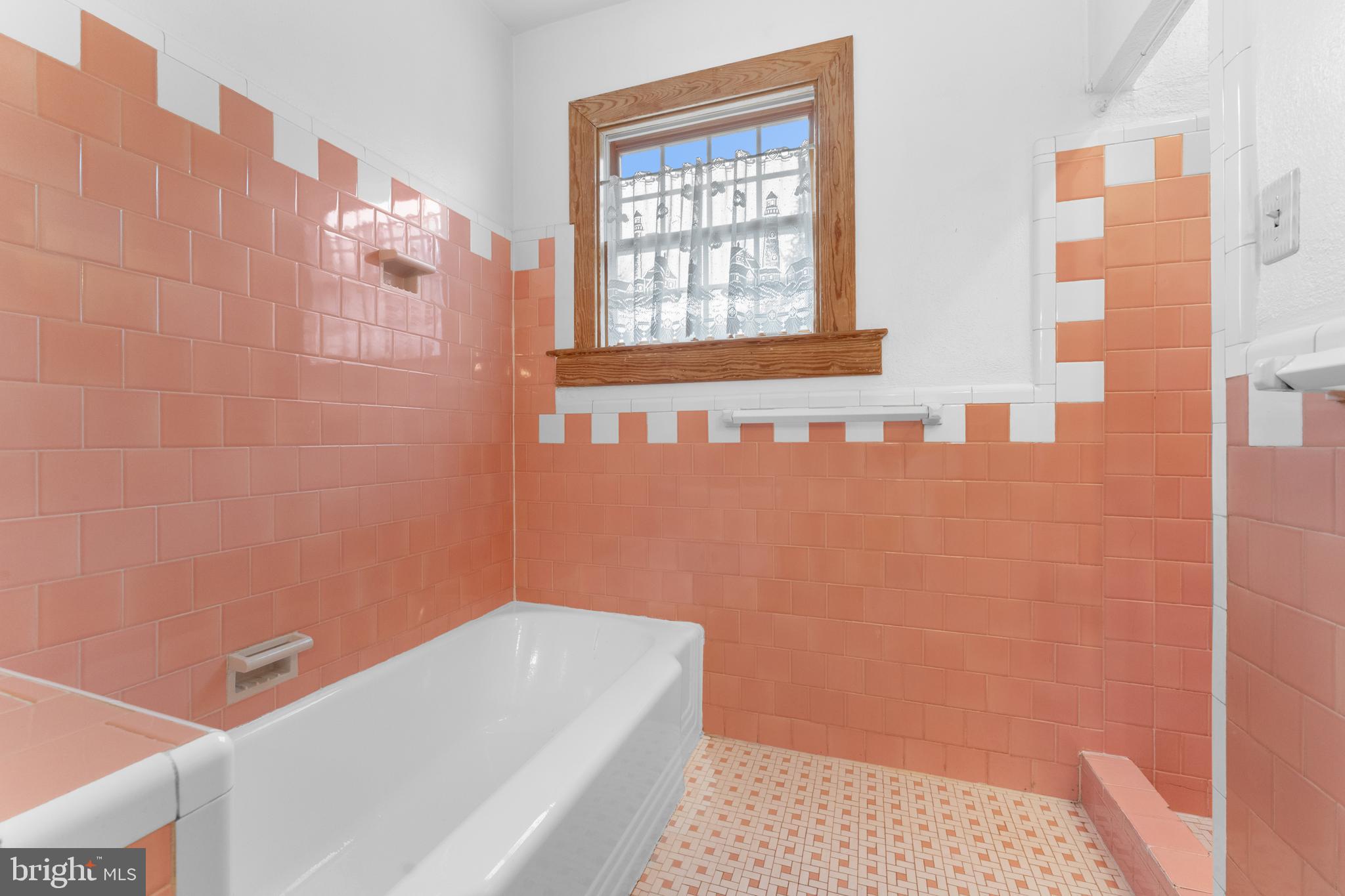 210 Elizabeth Street Culpeper, VA 22701 - Photo 15 of 48 a bathroom with a bathtub and shower