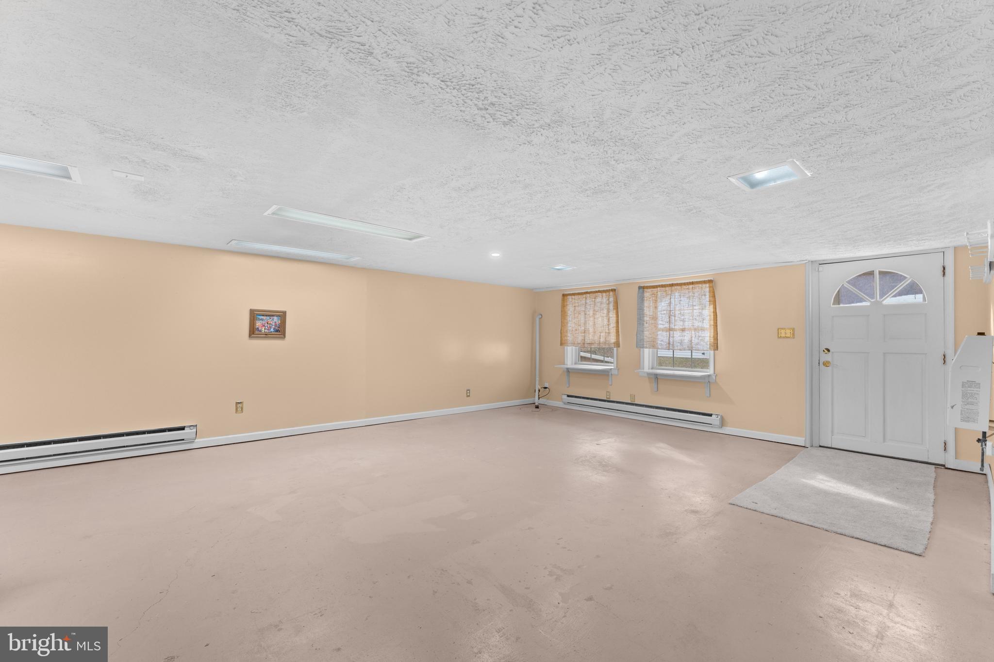 210 Elizabeth Street Culpeper, VA 22701 - Photo 29 of 48 an empty room with windows