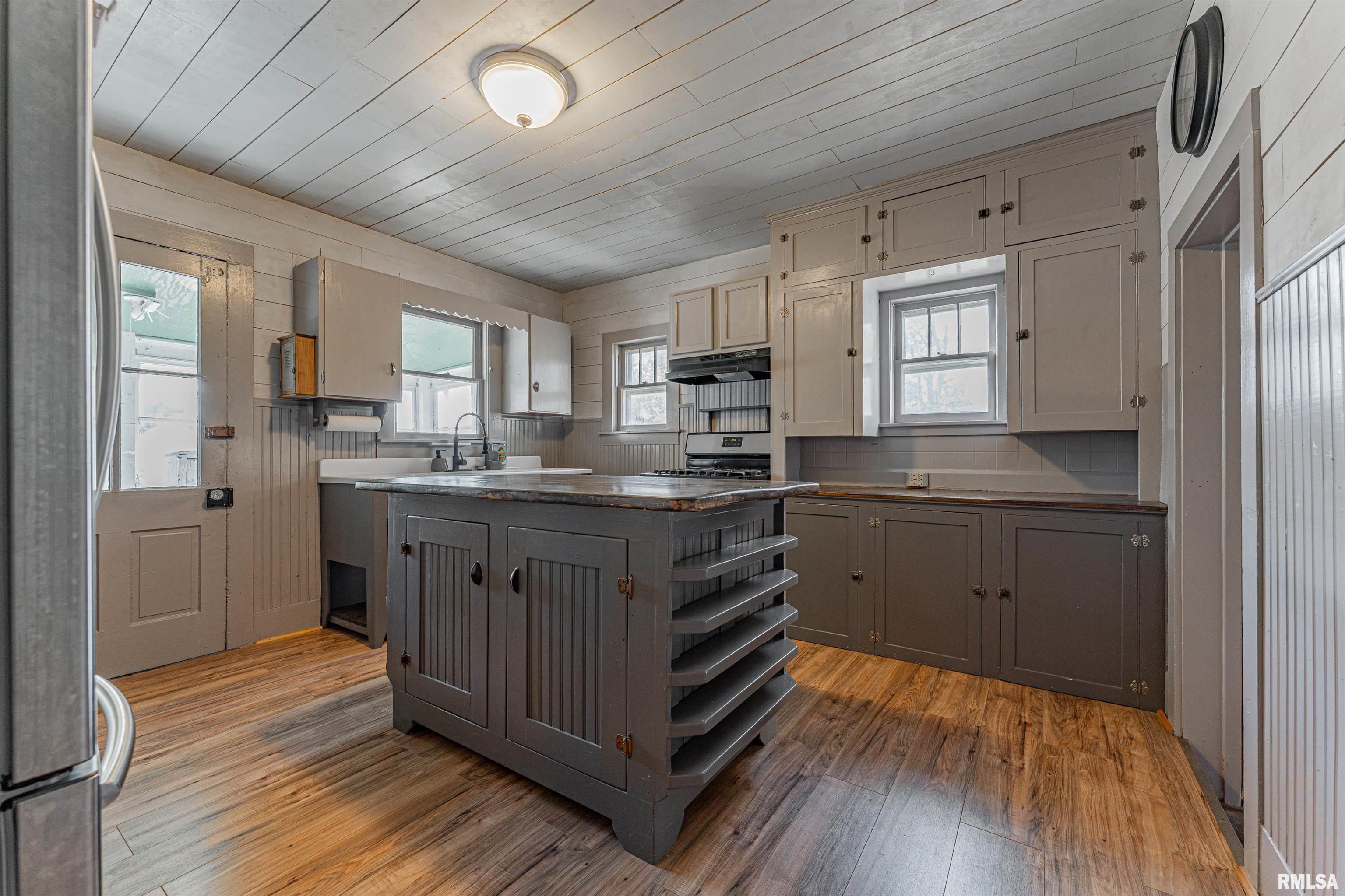 209 North Minier Avenue Minier, IL 61759 - Photo 8 of 24