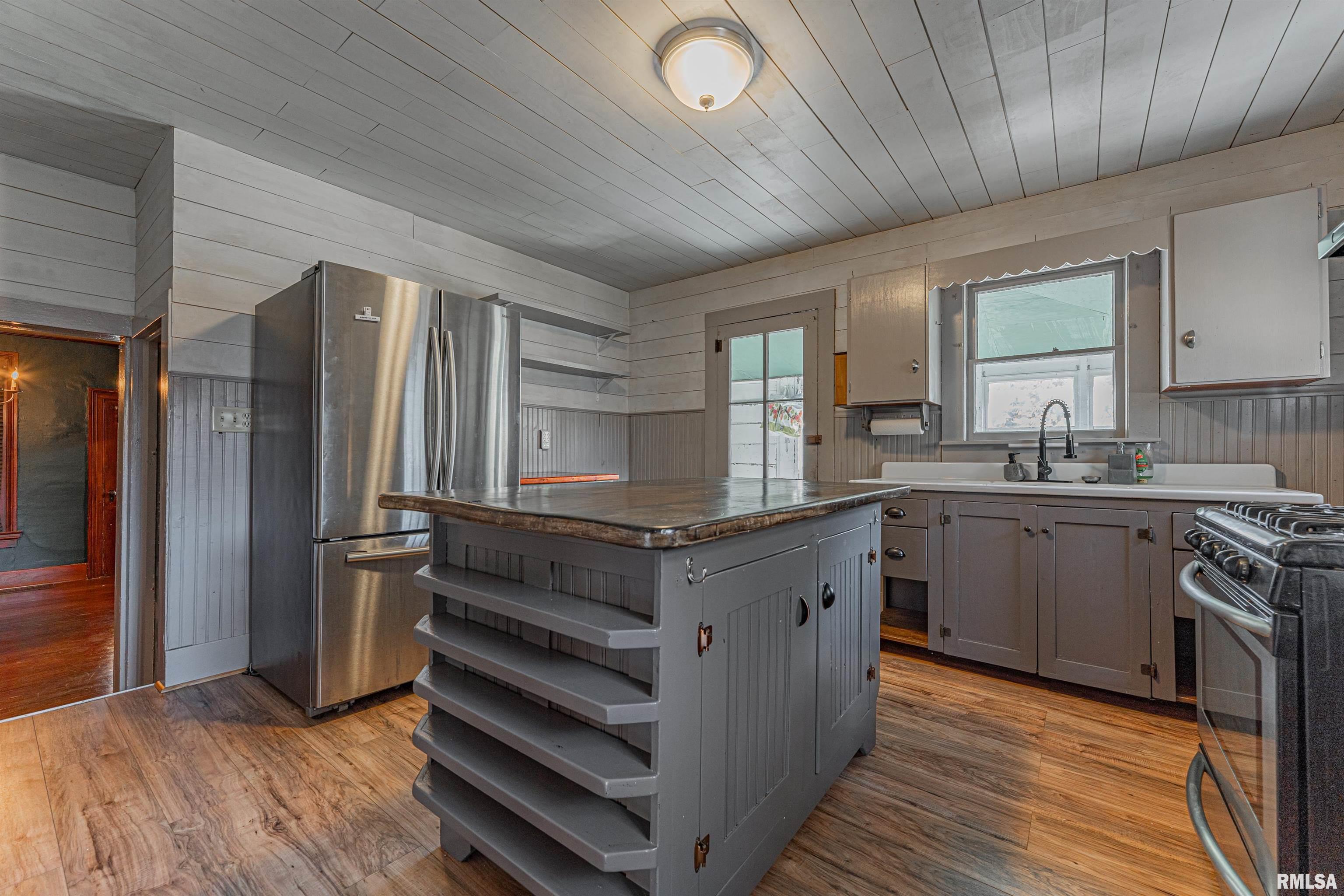 209 North Minier Avenue Minier, IL 61759 - Photo 9 of 24