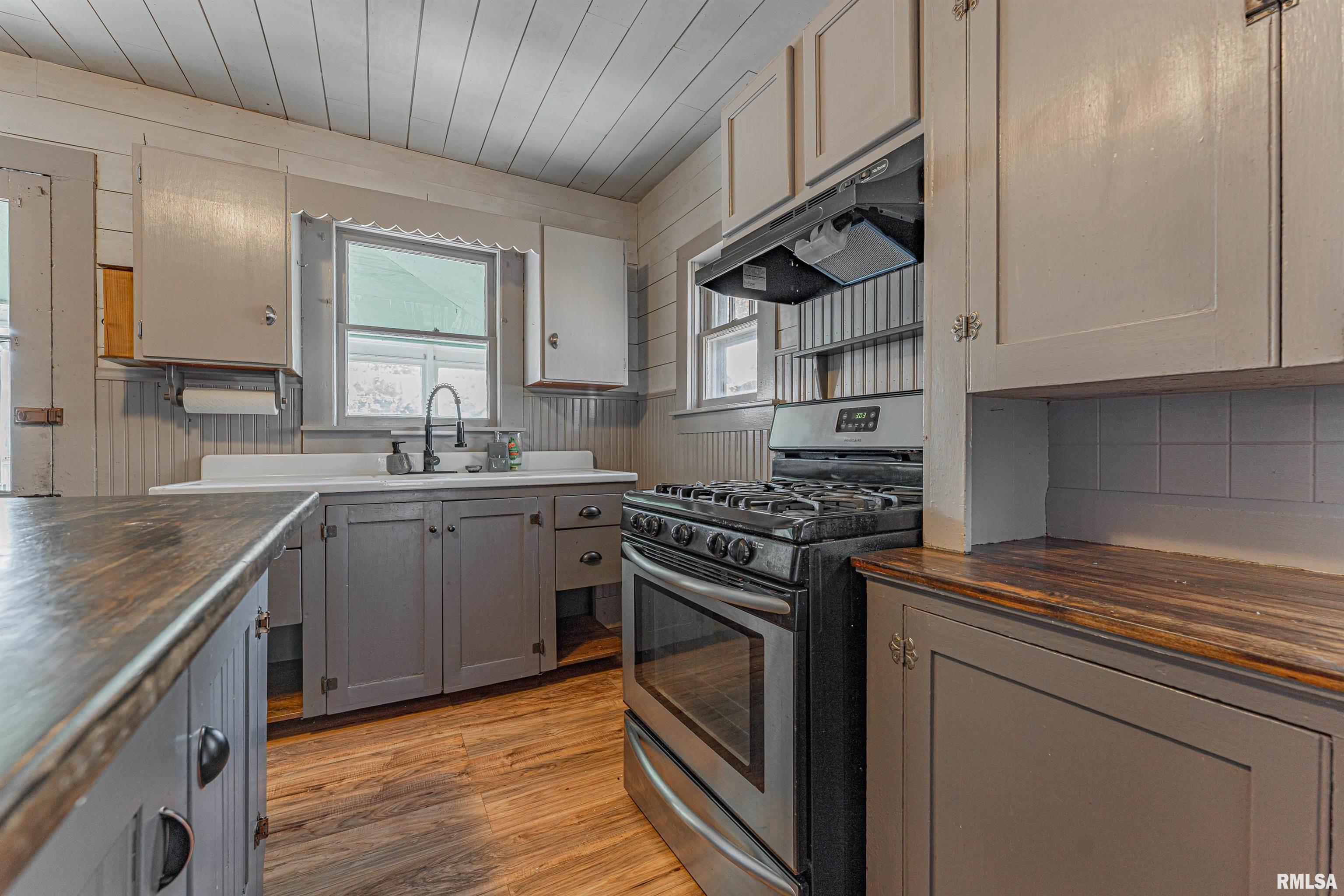 209 North Minier Avenue Minier, IL 61759 - Photo 10 of 24