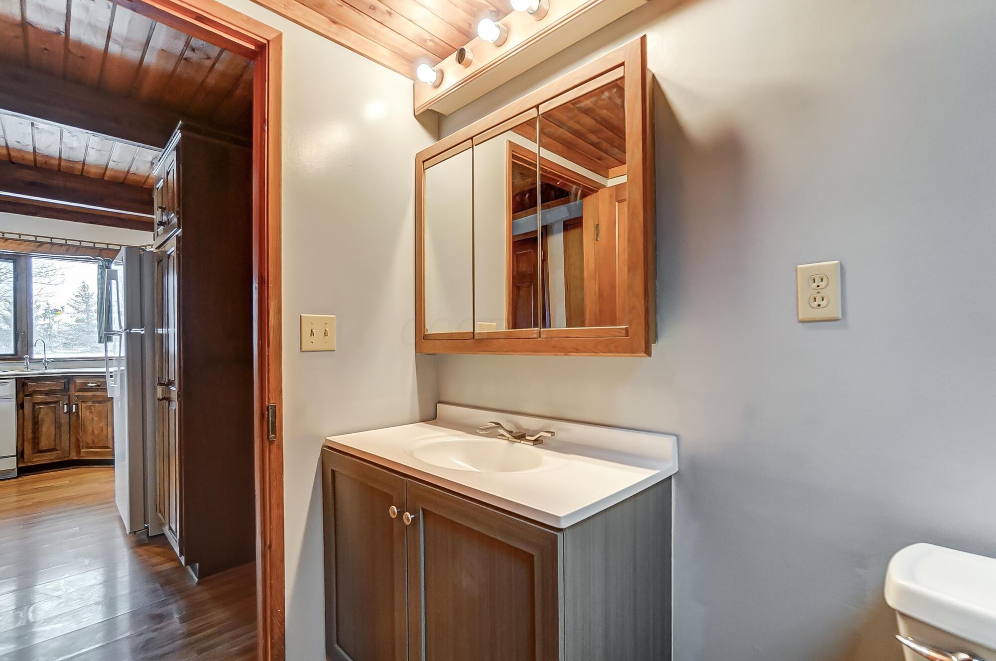20700 Raymond Road Marysville, OH 43040 - Photo 24 of 50 1st floor bath