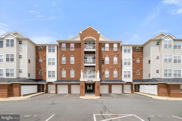 $314,900 | 9712 Handerson Place, Unit 203, Manassas Park, VA 20111