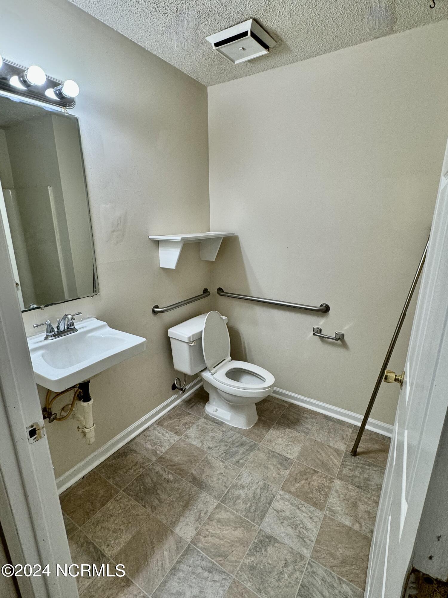 772 East 3rd Street, Unit K Ayden, NC 28513 - Photo 2 of 8 4F1B2625-7C2D-4919-8624-562C14E0DA55_1_2