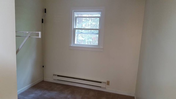 39 Ridge Way Sturbridge, MA 01566 - Photo 18 of 23 an empty room with a window
