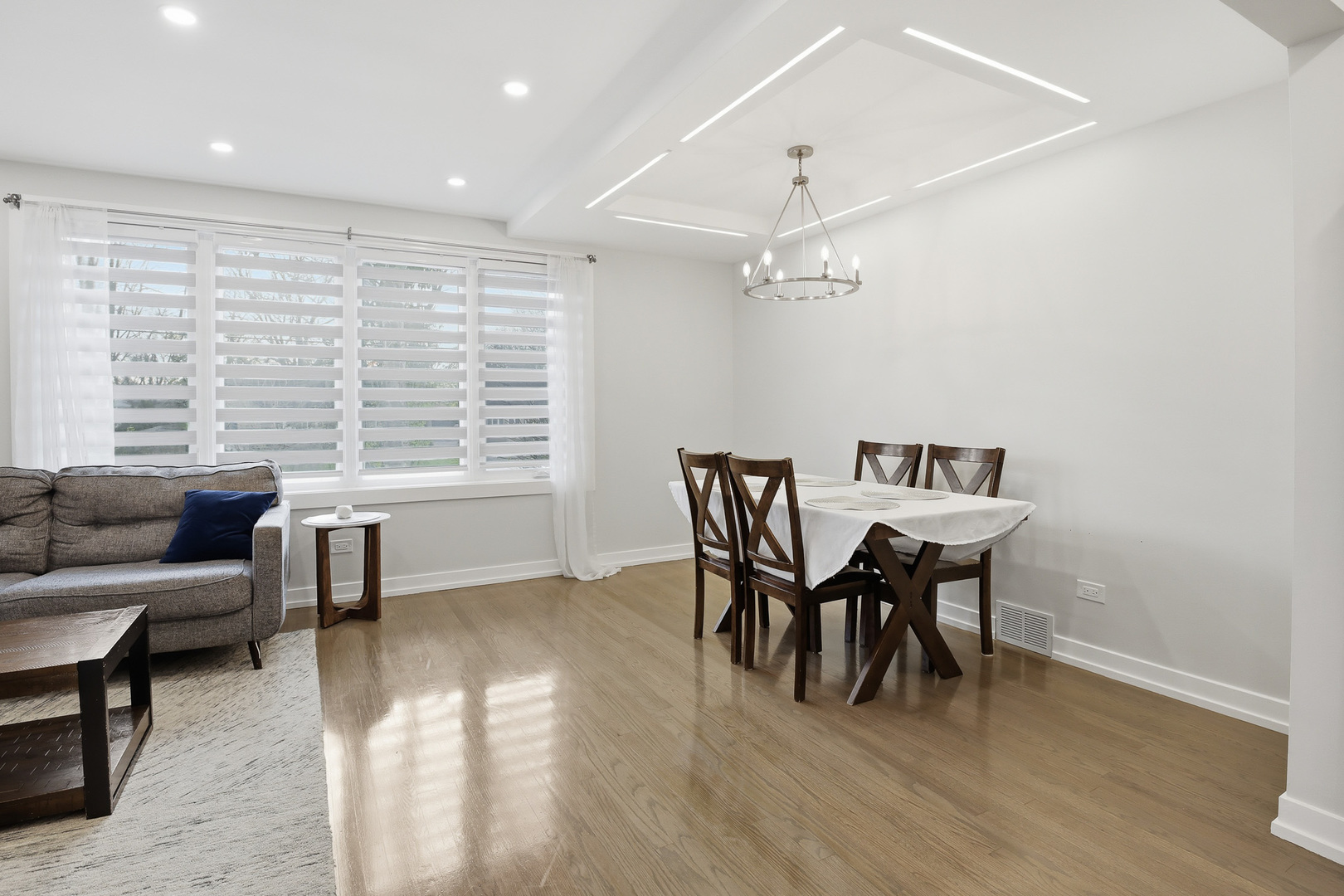 318 Hibbard Road Wilmette, IL 60091 - Photo 11 of 40