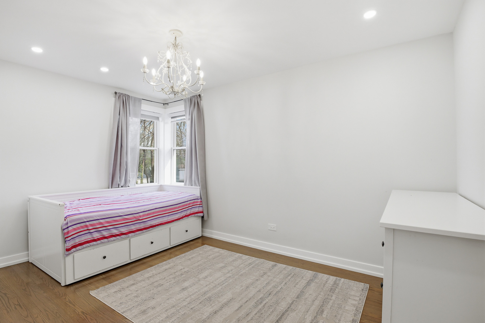 318 Hibbard Road Wilmette, IL 60091 - Photo 16 of 40