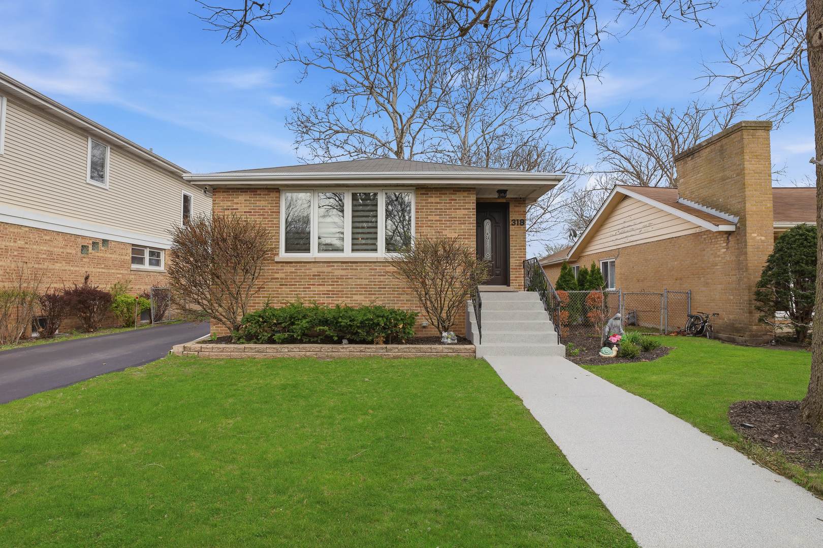 318 Hibbard Road Wilmette, IL 60091 - Photo 2 of 40