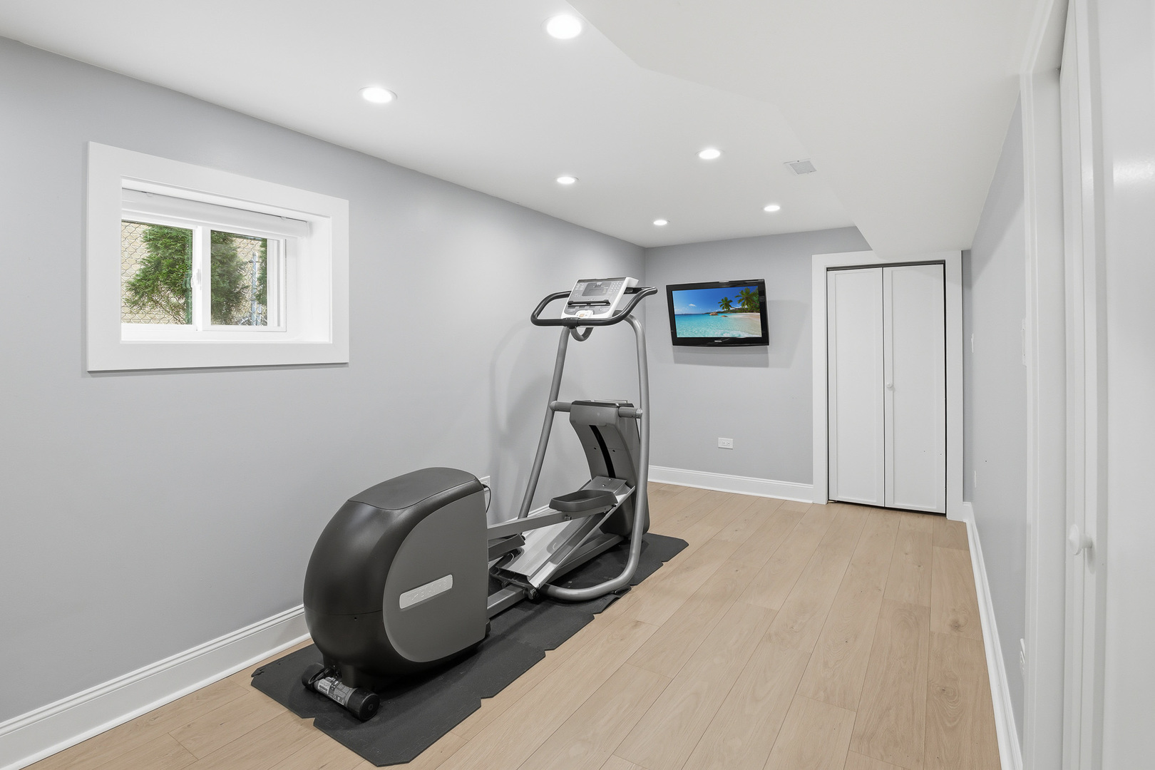 318 Hibbard Road Wilmette, IL 60091 - Photo 27 of 40