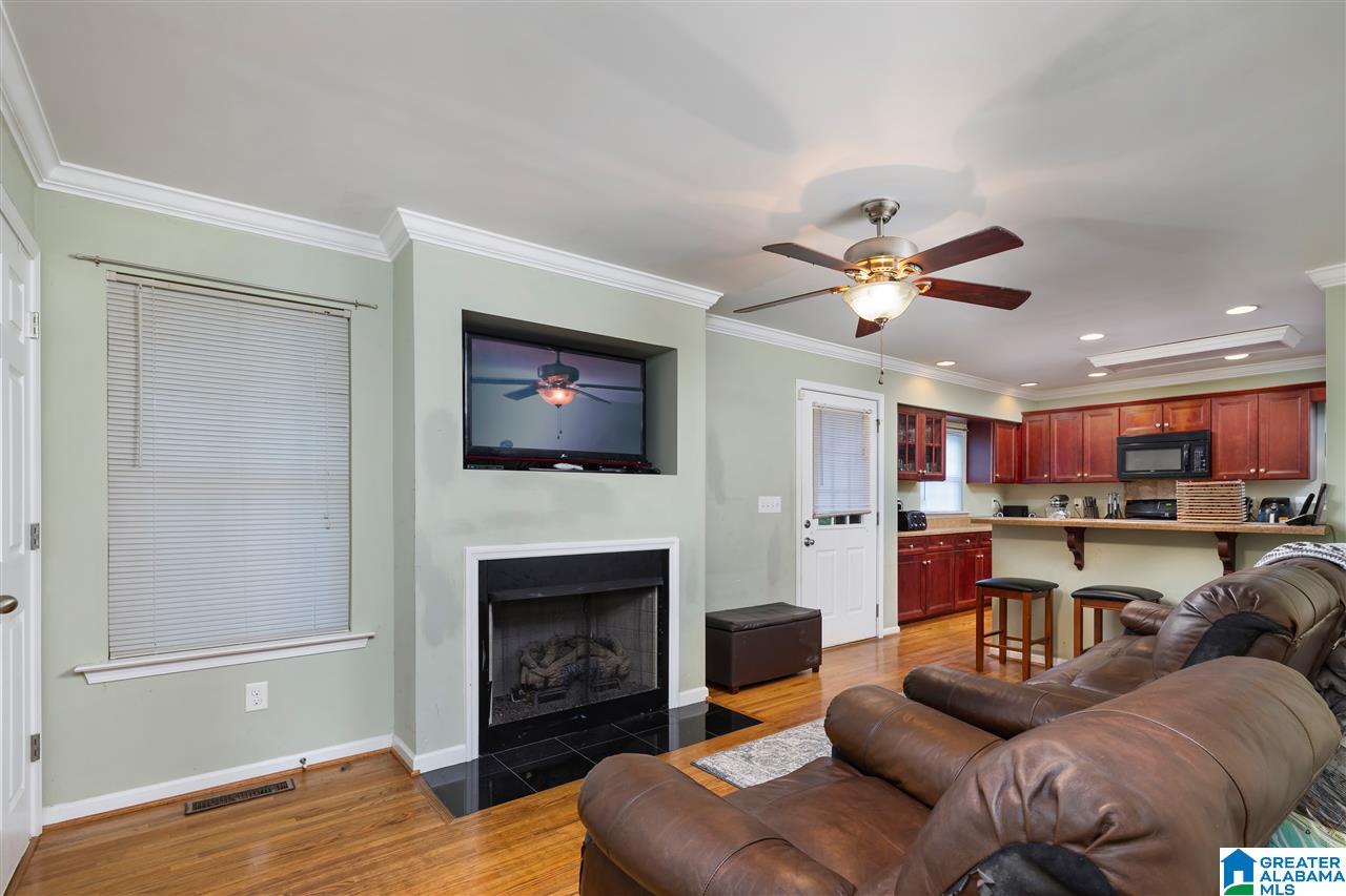 309 26th Court Northwest Birmingham, AL 35215 - Photo 7 of 24
