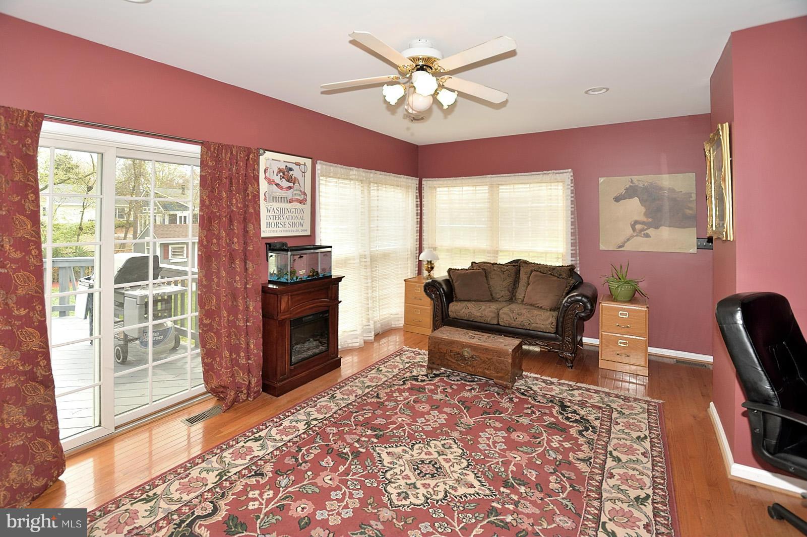 8217 Fort Hunt Road Alexandria, VA 22308 - Photo 11 of 30 Interior (General)