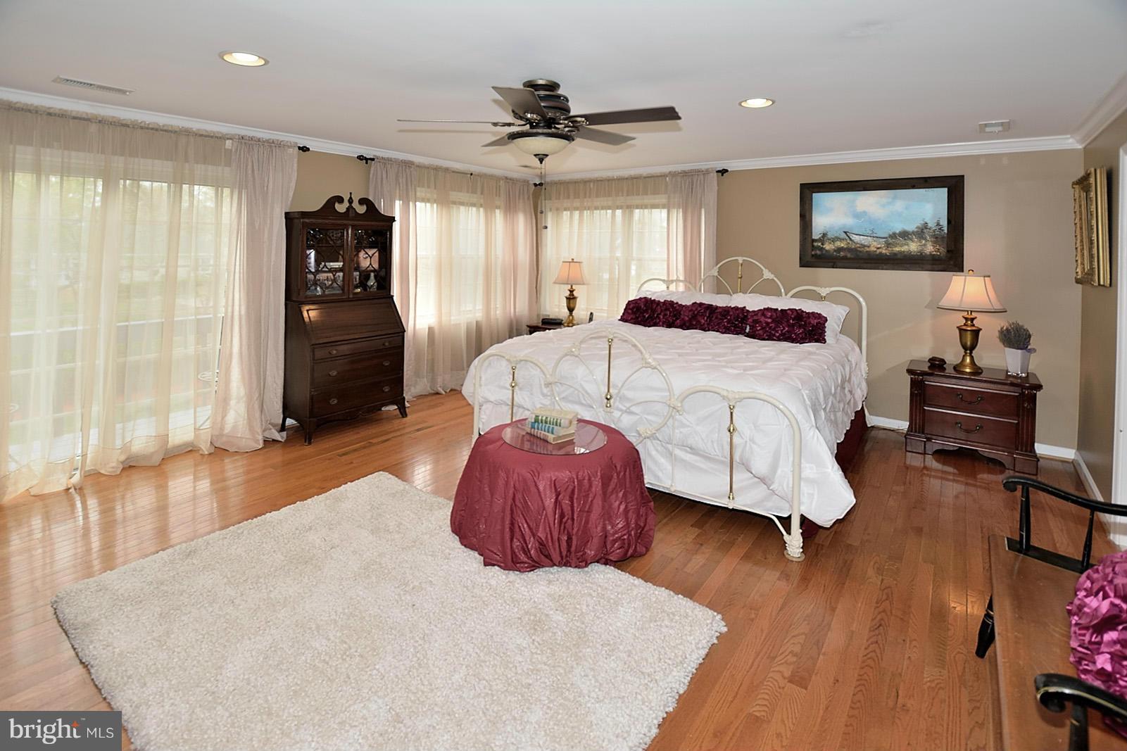 8217 Fort Hunt Road Alexandria, VA 22308 - Photo 20 of 30 Bedroom (Master)