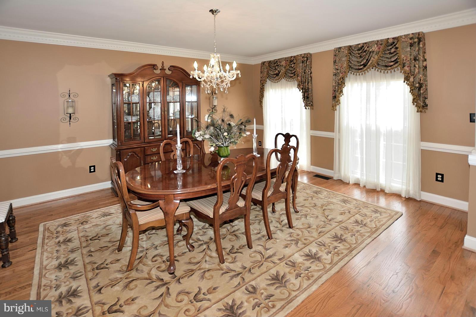 8217 Fort Hunt Road Alexandria, VA 22308 - Photo 4 of 30 Dining Room