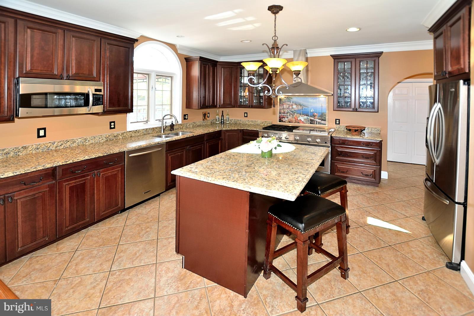 8217 Fort Hunt Road Alexandria, VA 22308 - Photo 6 of 30 Kitchen