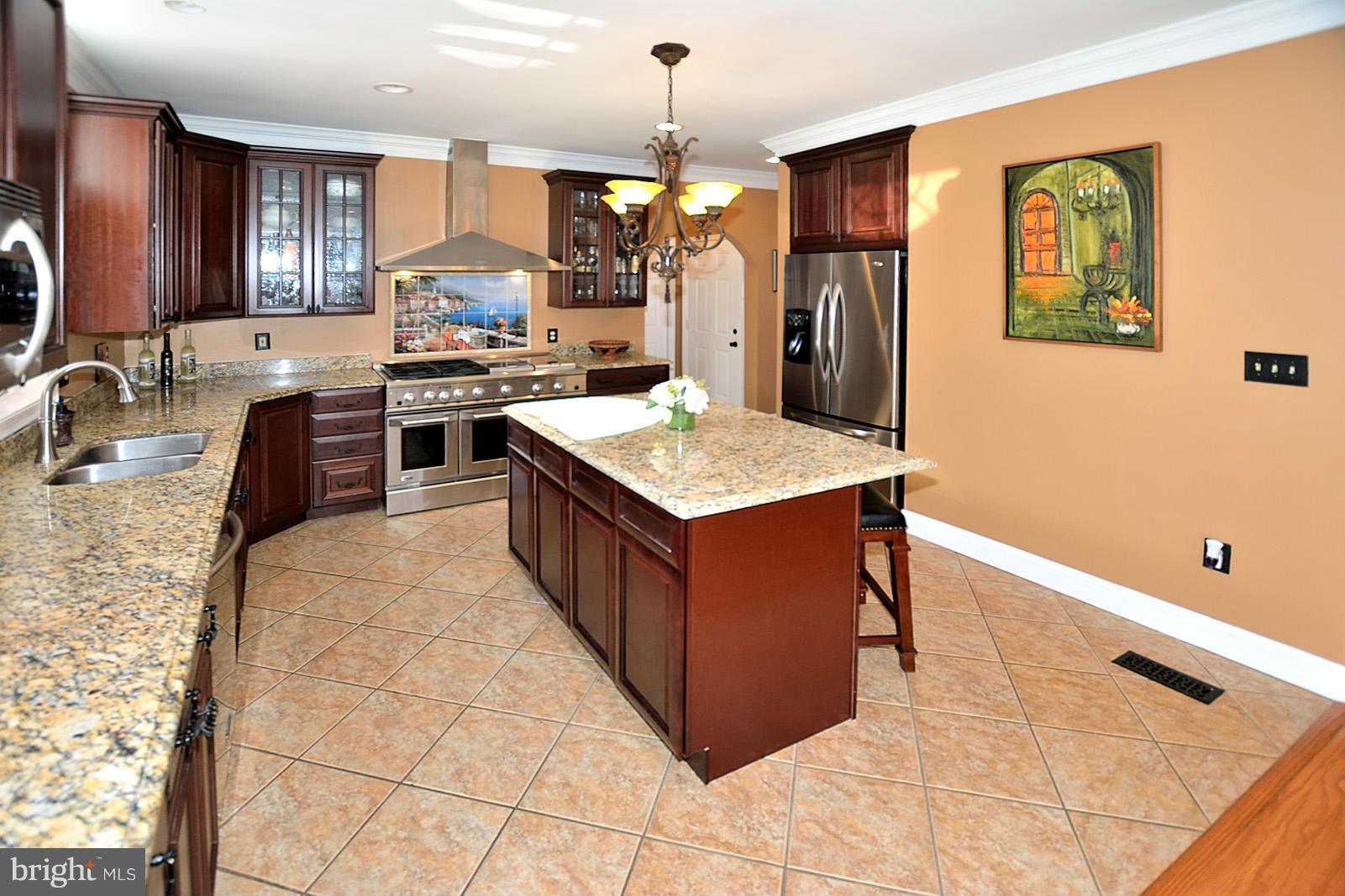 8217 Fort Hunt Road Alexandria, VA 22308 - Photo 8 of 30 Kitchen