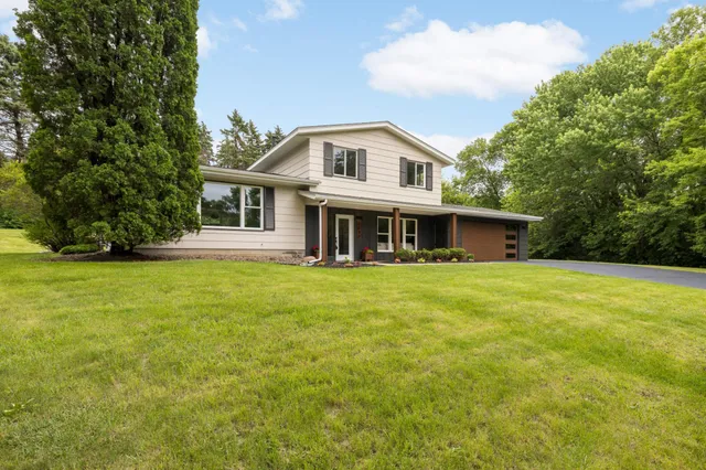 $649,000 | 2040 Vagabond Lane North, Plymouth, MN 55447