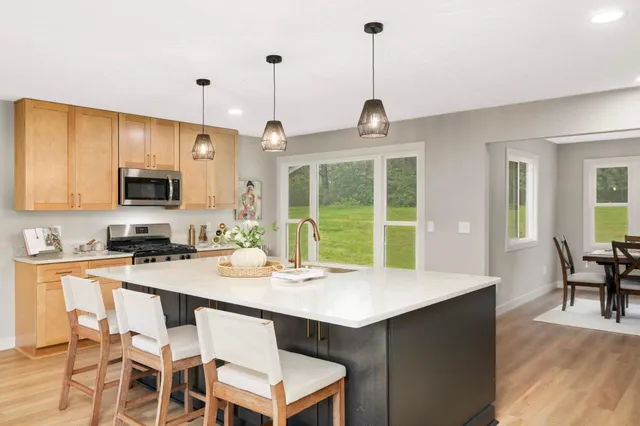 $649,000 | 2040 Vagabond Lane North, Plymouth, MN 55447