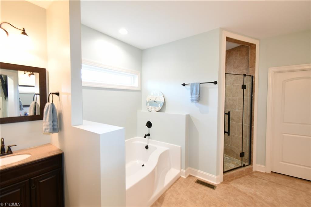 128 Provence Court King, NC 27021 - Photo 23 of 42