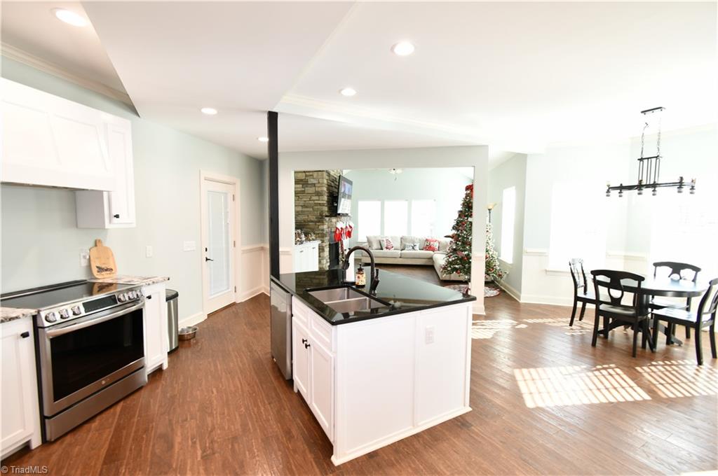 128 Provence Court King, NC 27021 - Photo 27 of 42