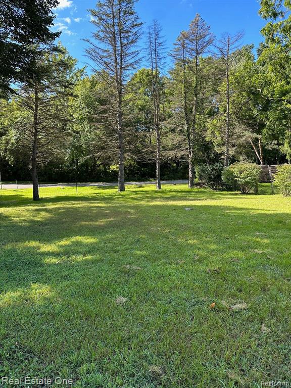 175 North Hospital Road Waterford, MI 48327 - Photo 15 of 26