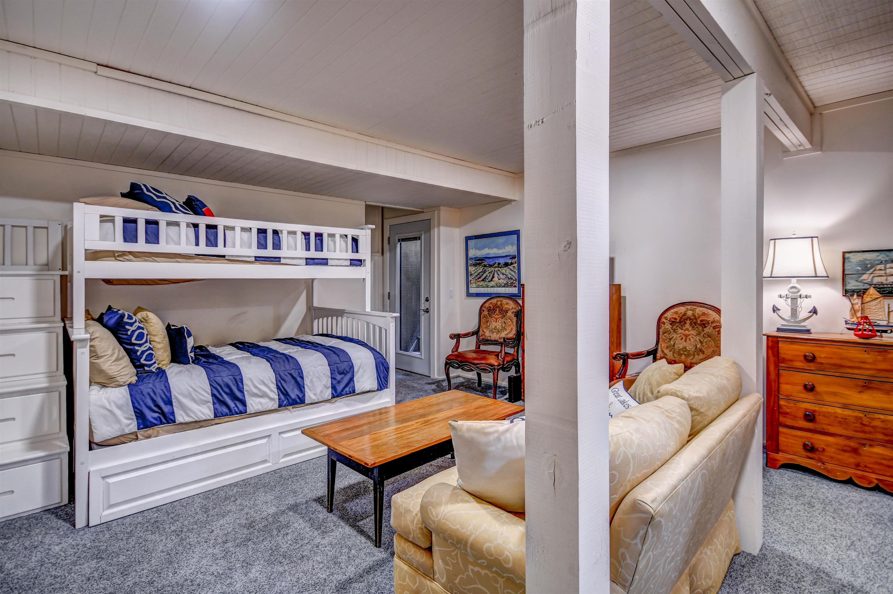 16895 Legacy Road Traverse City, MI 49686 - Photo 25 of 47 1901331-24.JPG