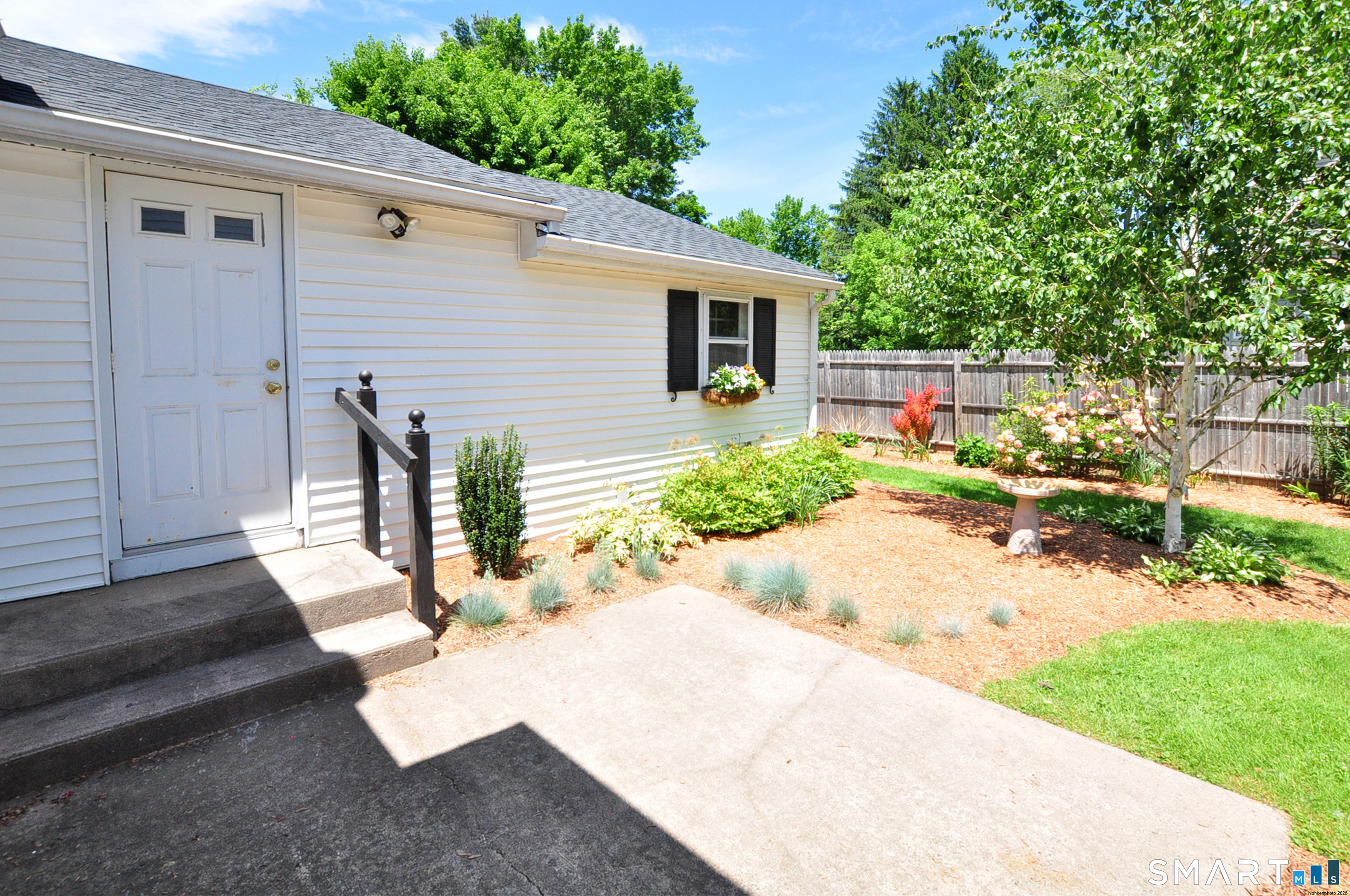 304 Rood Avenue Windsor, CT 06095 - Photo 31 of 36