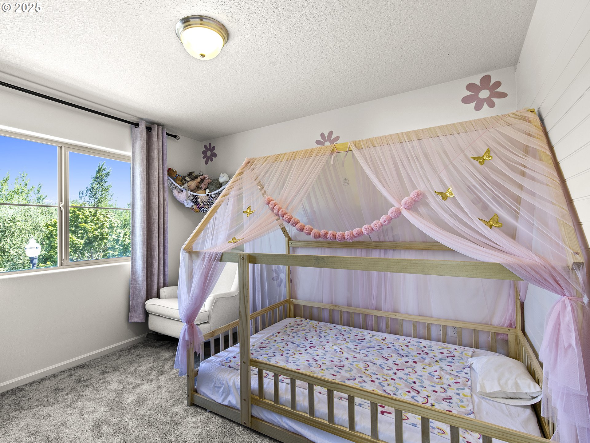3805 North 3rd Circle Ridgefield, WA 98642 - Photo 16 of 30 a bedroom with a bed and a window