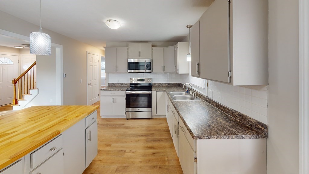 192 Lucerne Road Springfield, MA 01119 - Photo 3 of 36 Gallery Image 3