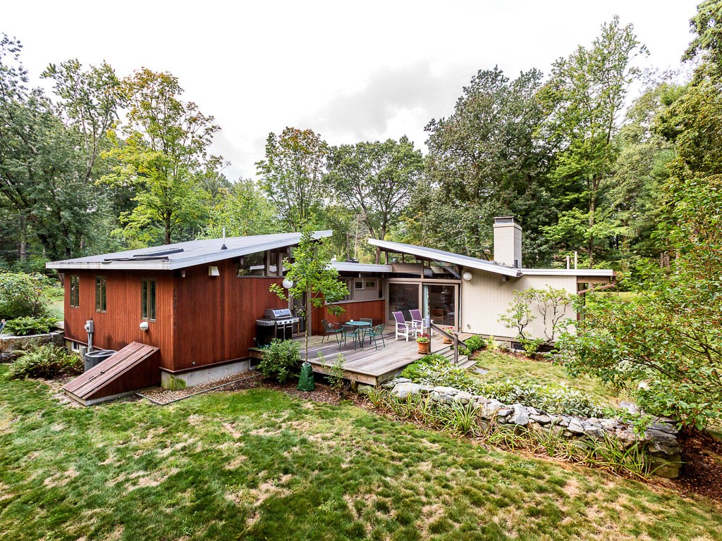 13 Barberry Road Lexington, MA 02421 - Photo 2 of 13