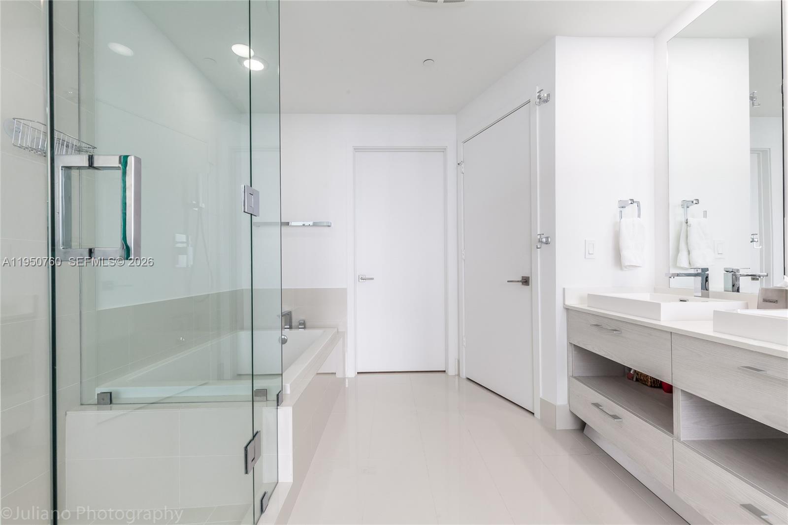 55 Southwest 9th Street, Unit PH4603 Miami, FL 33130 - Photo 20 of 49