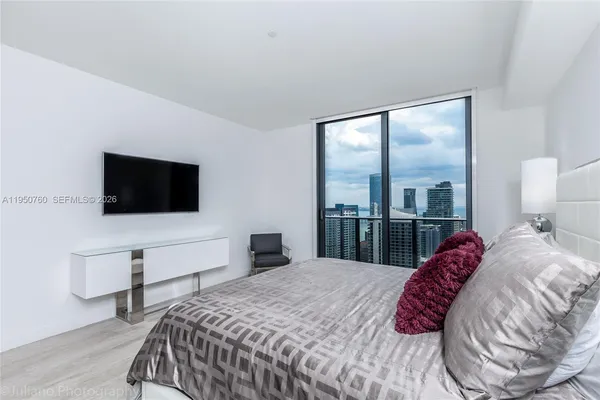 $10,750 | 55 Southwest 9th Street, Unit PH4603, Miami, FL 33130