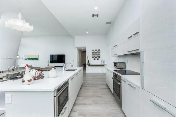 $10,750 | 55 Southwest 9th Street, Unit PH4603, Miami, FL 33130