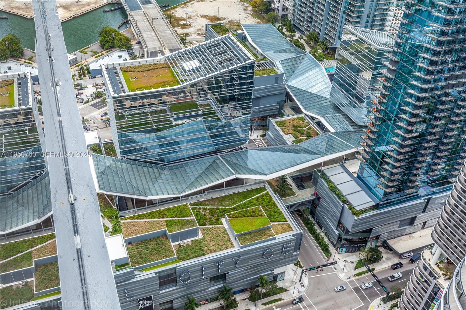 55 Southwest 9th Street, Unit PH4603 Miami, FL 33130 - Photo 43 of 48 a view of an outdoor space