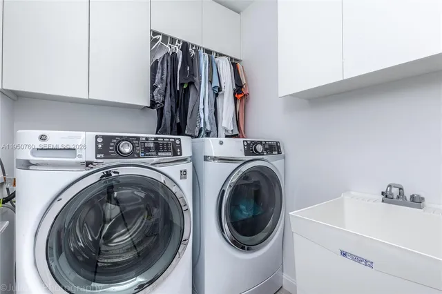 $10,750 | 55 Southwest 9th Street, Unit PH4603, Miami, FL 33130