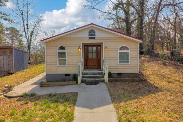 $1,400 | 307 Moore Avenue, Walhalla, SC 29691