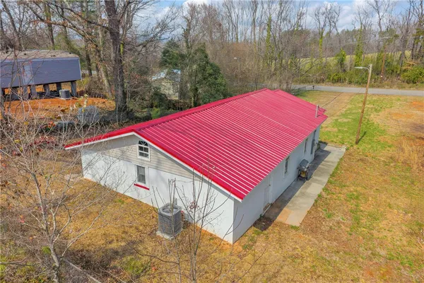 $1,400 | 307 Moore Avenue, Walhalla, SC 29691