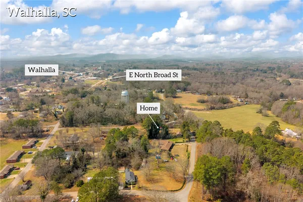 $1,400 | 307 Moore Avenue, Walhalla, SC 29691