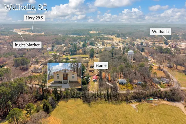 $1,400 | 307 Moore Avenue, Walhalla, SC 29691