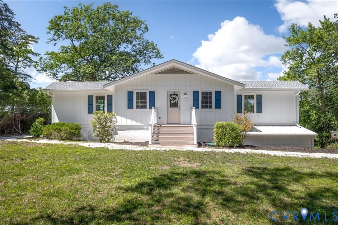 483 Mechams Cove Road Topping, VA 23169 - Photo 2 of 53