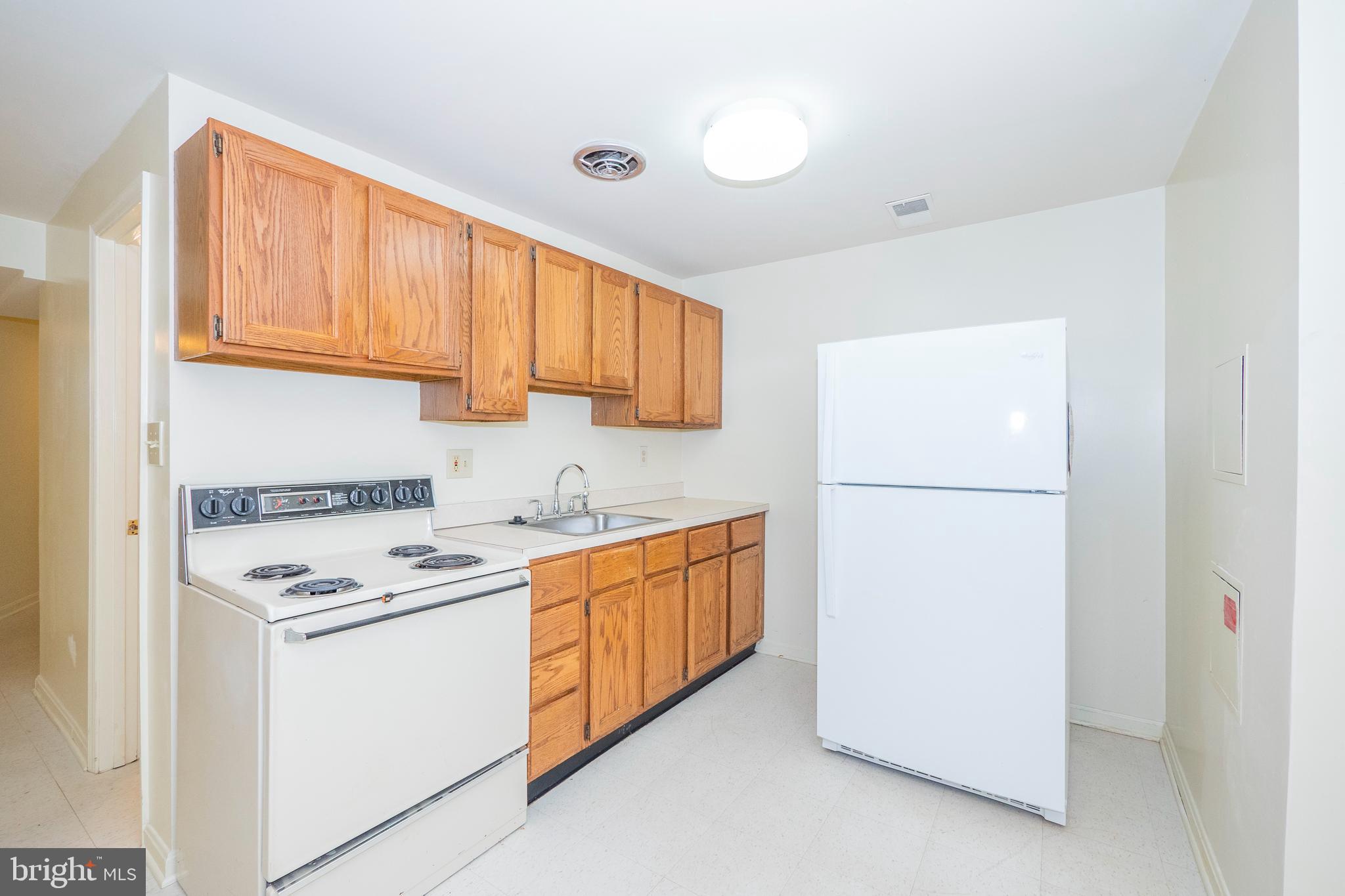 13027 Broadmore Road Silver Spring, MD 20904 - Photo 46 of 59 Lower Level - Kitchenette