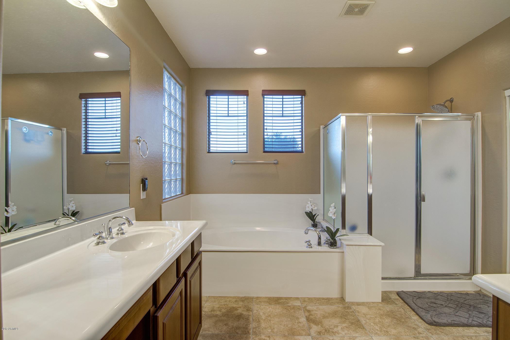 9809 South Reidar Road Laveen, AZ 85339 - Photo 18 of 30 master bathroom
