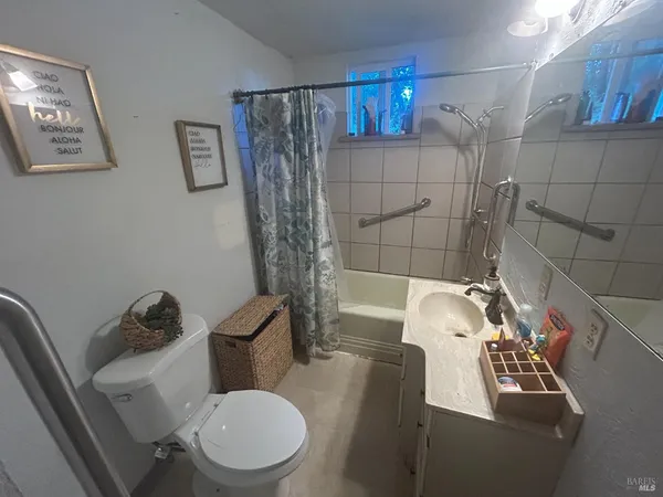 $329,000 | 370 Jefferson Lane, Ukiah, CA 95482
