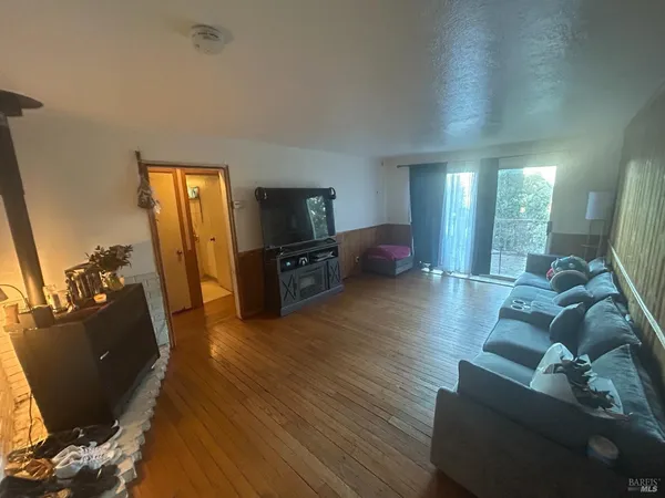 $329,000 | 370 Jefferson Lane, Ukiah, CA 95482